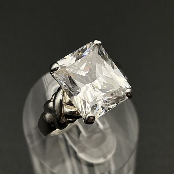 Sterling Silver Princess Cut‎ Clear CZ Ring Sparkling Cocktail Ring 6.75 US - Picture 1 of 6
